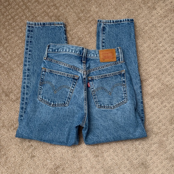 Levi's High Rise Mom Jeans Size 24 - Picture 3 of 12